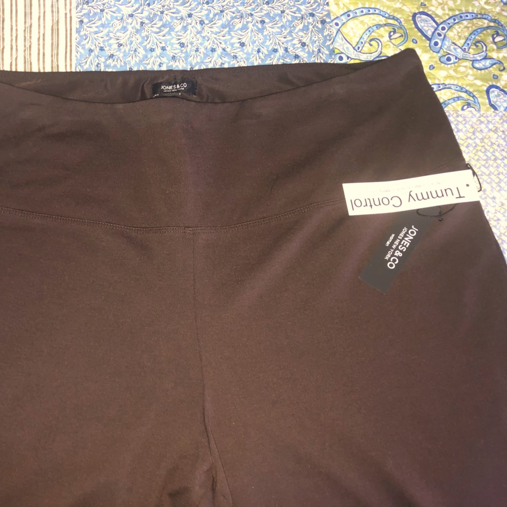 Womens Jones and Co Tummy Control Cropped pants… Chocolate brown- knit material